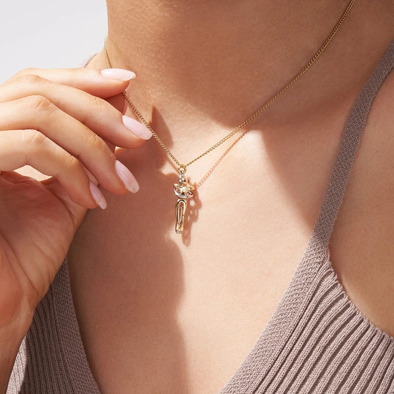 Hug Necklace – Couple Pendant