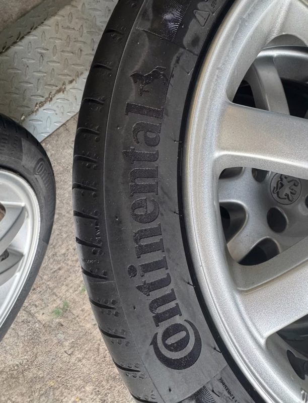 Jantes en aluminium d’origine Peugeot 206 CC, 16 pouces, avec pneus d’été. 
