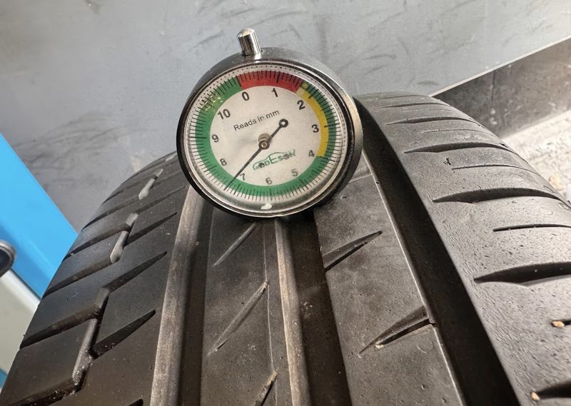 Jantes en aluminium d’origine Peugeot 206 CC, 16 pouces, avec pneus d’été. 