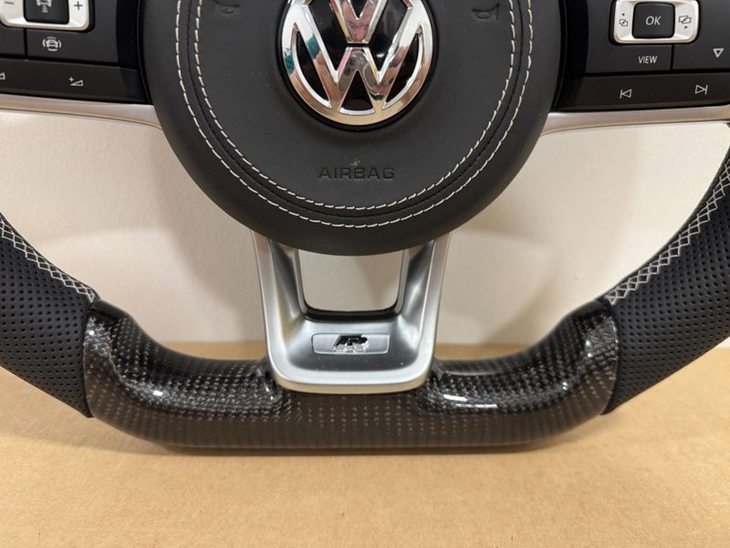 Volant carbone VW Tiguan II Arteon Passat B8 T-Roc R-Line DSG ACC